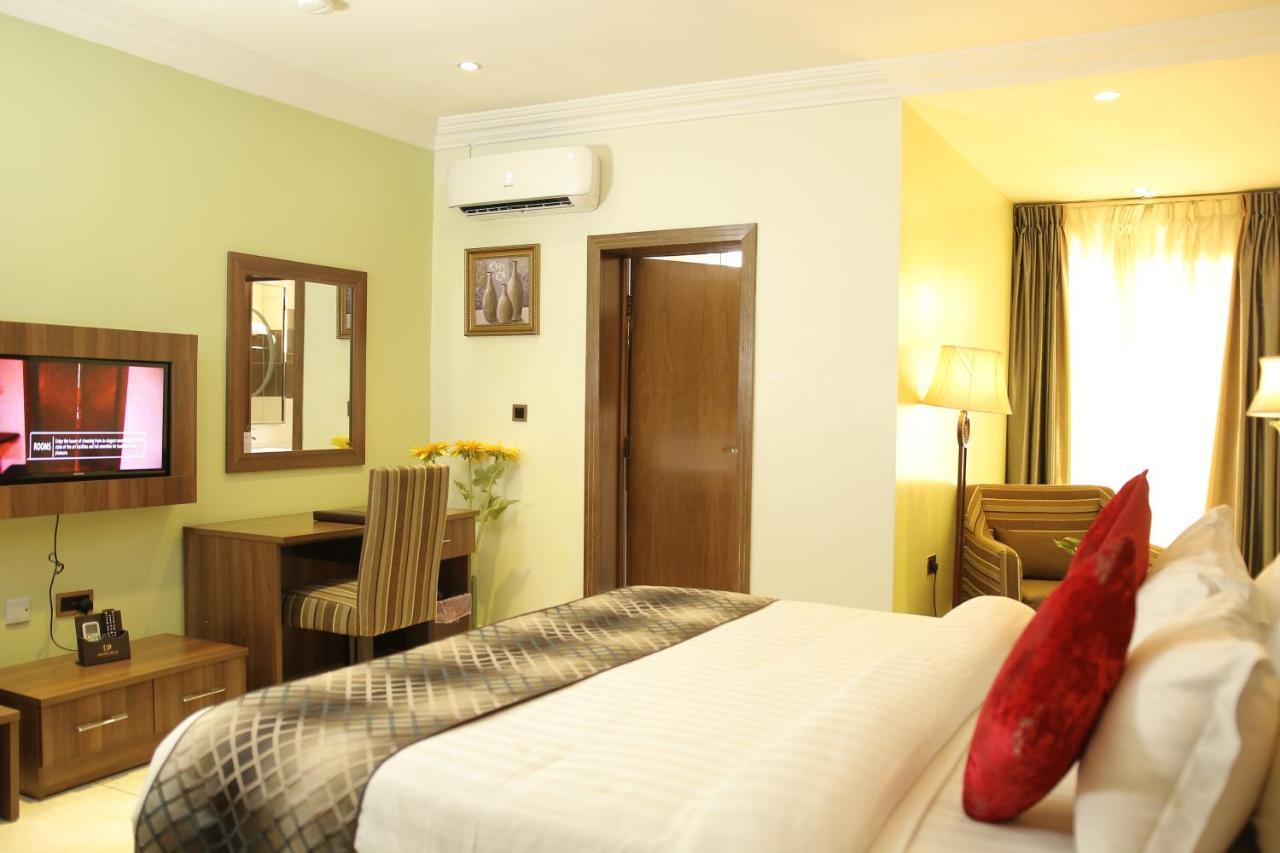 Grand Pela Hotel & Suites อาบูจา ภายนอก รูปภาพ