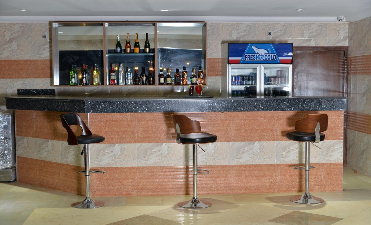 Grand Pela Hotel & Suites อาบูจา ภายนอก รูปภาพ