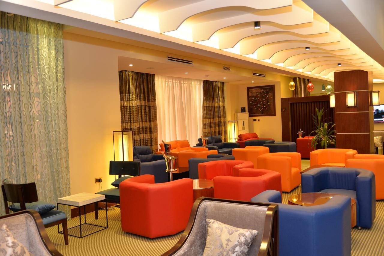 Grand Pela Hotel & Suites อาบูจา ภายนอก รูปภาพ