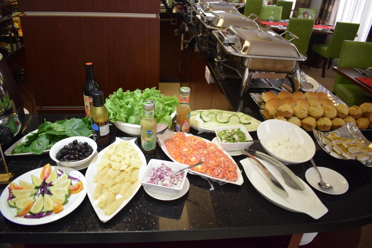 Grand Pela Hotel & Suites อาบูจา ภายนอก รูปภาพ