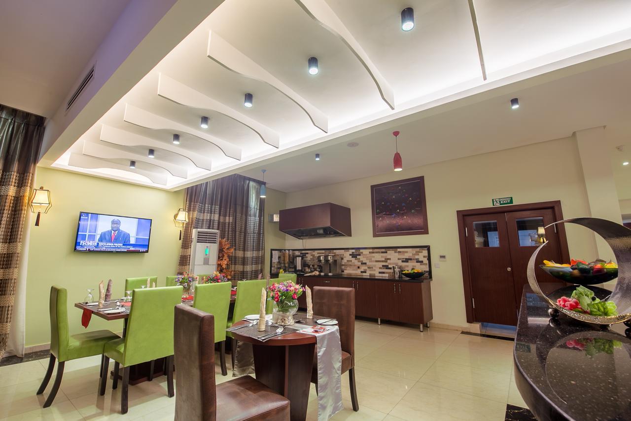 Grand Pela Hotel & Suites อาบูจา ภายนอก รูปภาพ